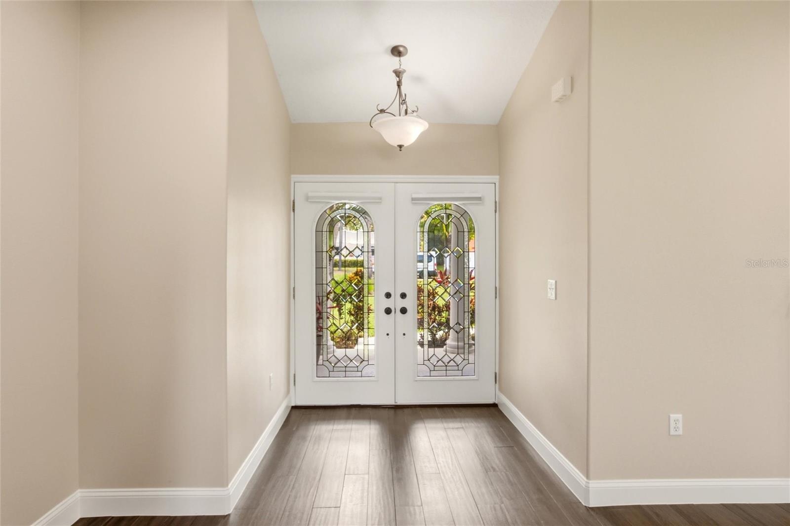 Guest house foyer entry