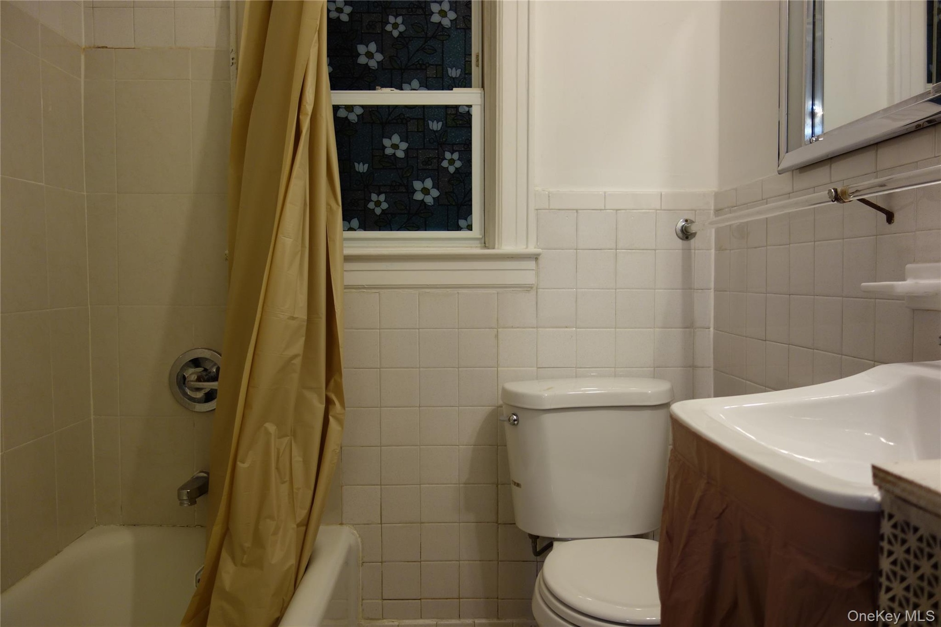 1st Floor Bathroom