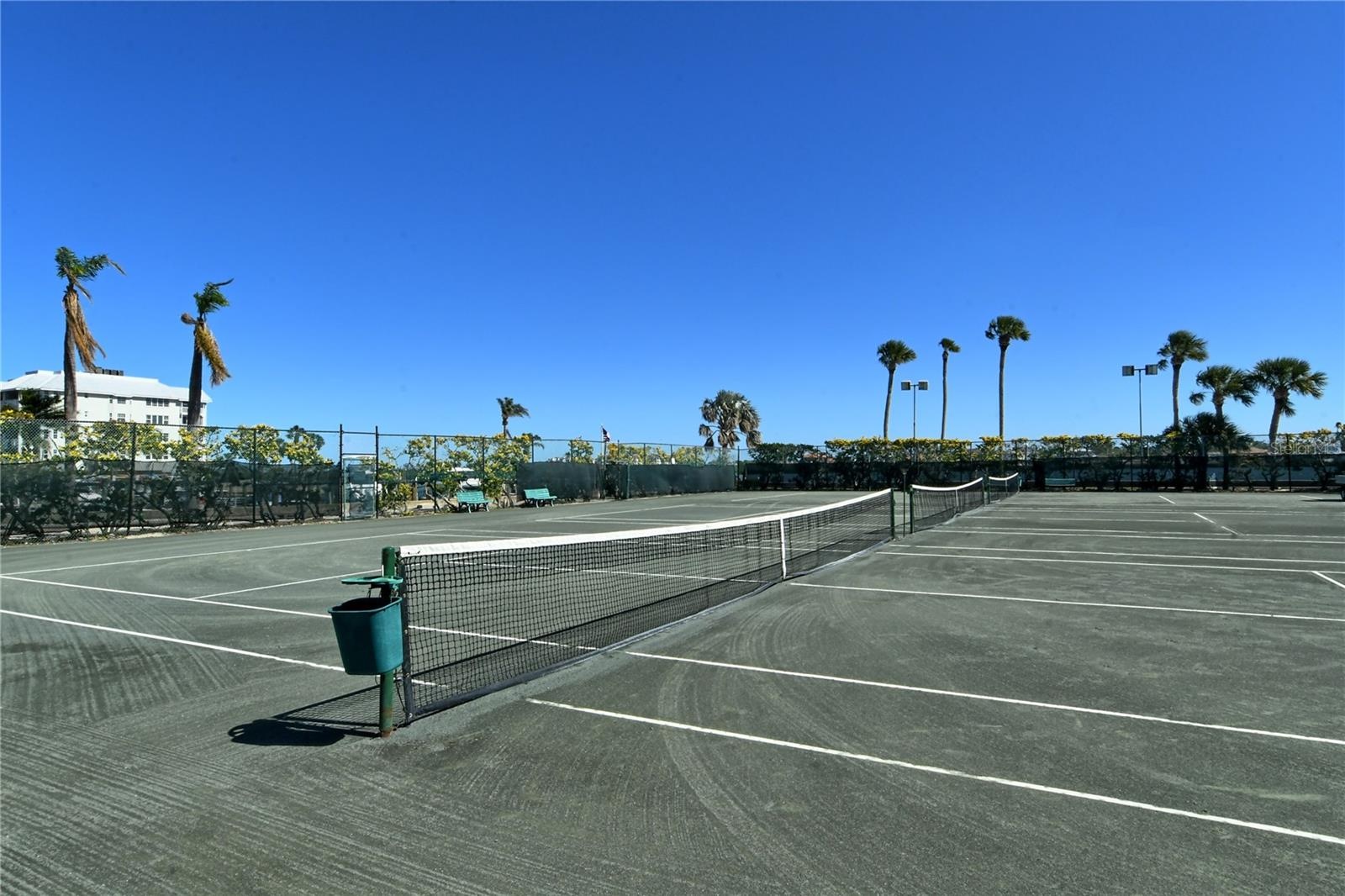 3 Har-tru tennis courts