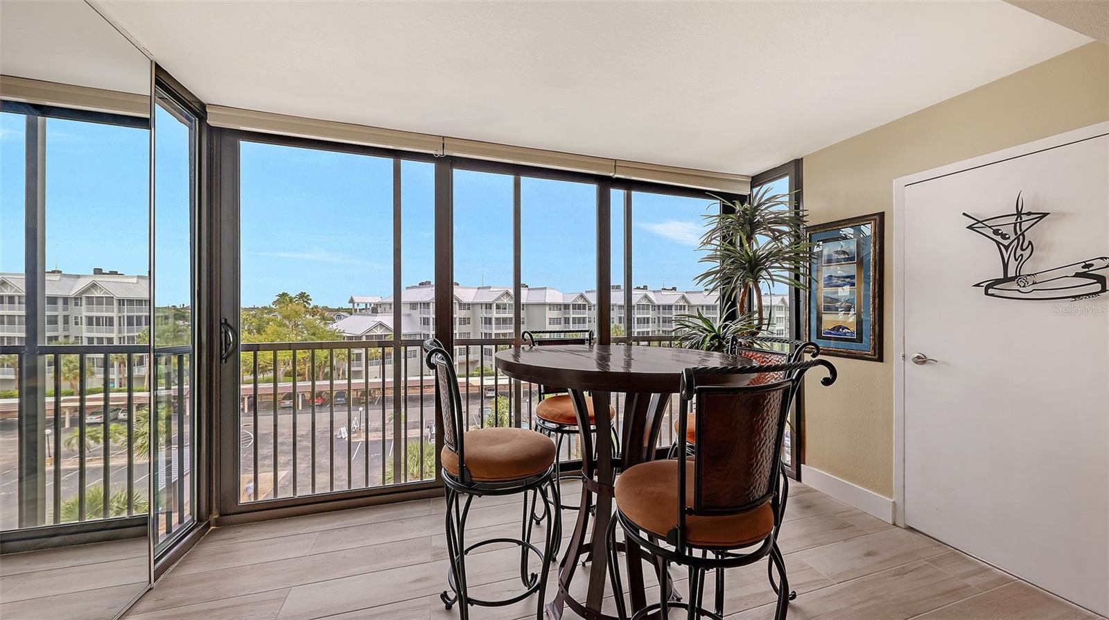 Enclosed Lanai/Bistro Room