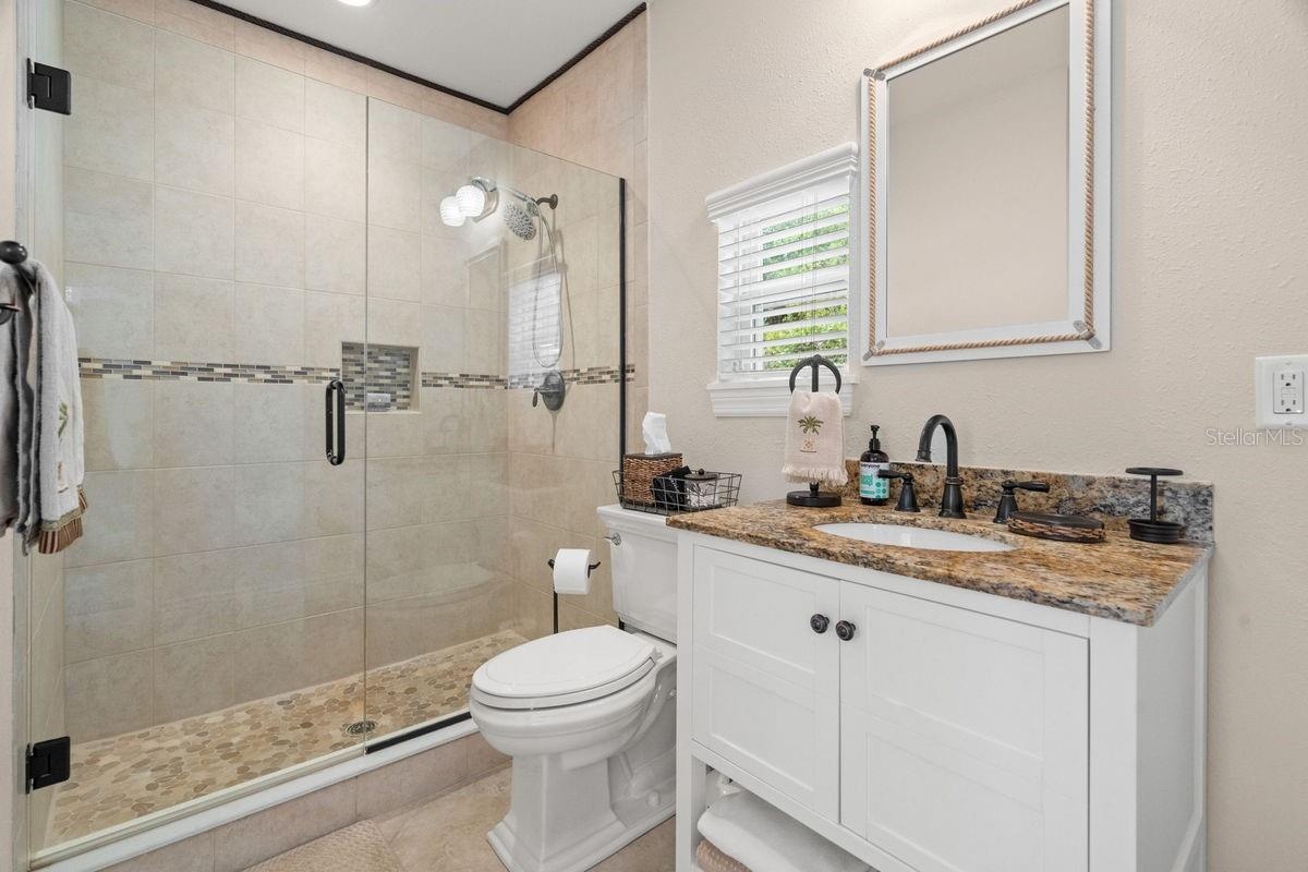 Pool / 2nd Bath