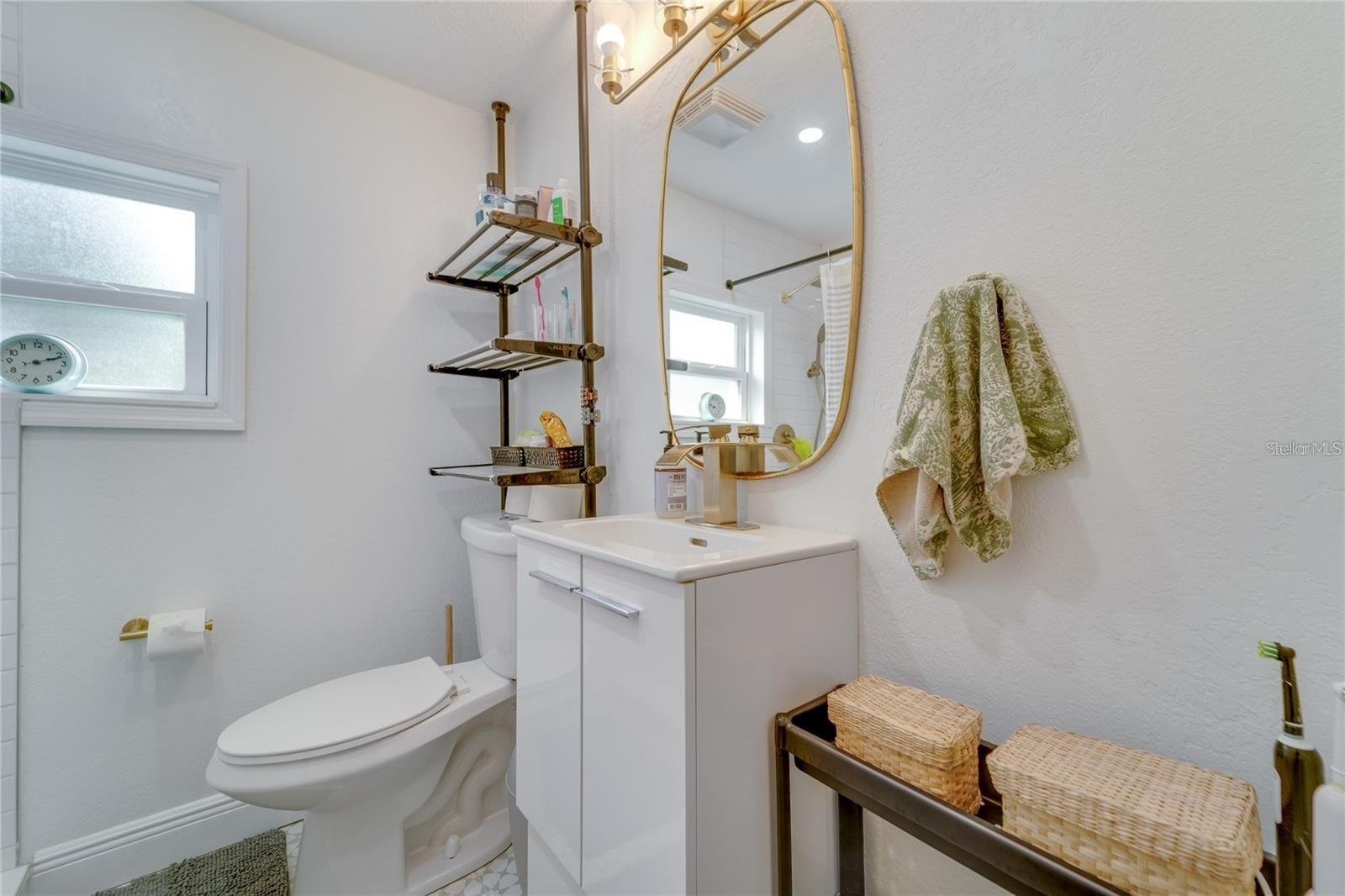 Main house full bathroom