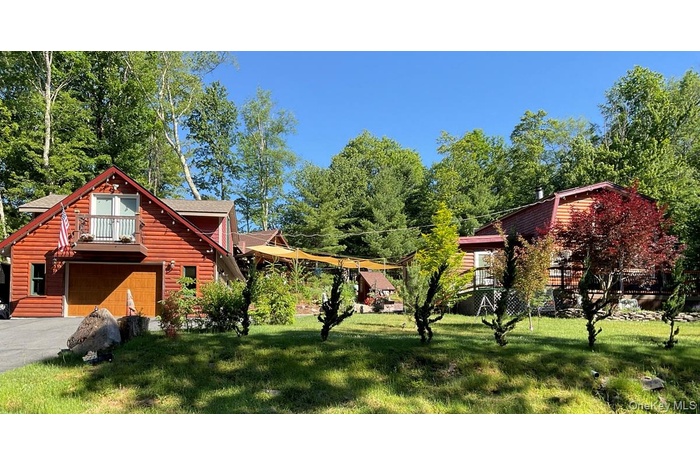 Lovely property with great landscaping