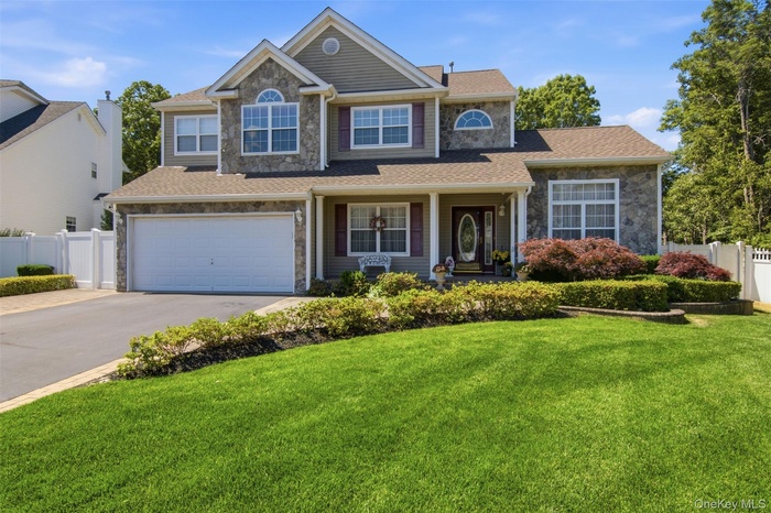 Lovely Landscaped front yard