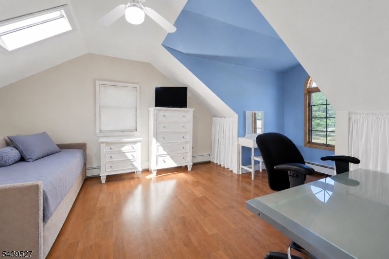 bedroom 2nd floor