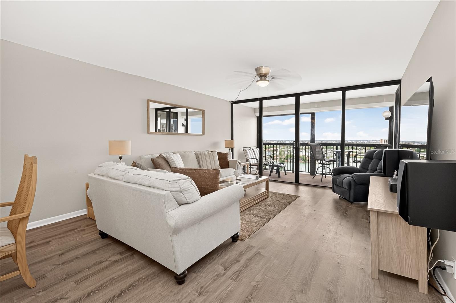 Spacious living room