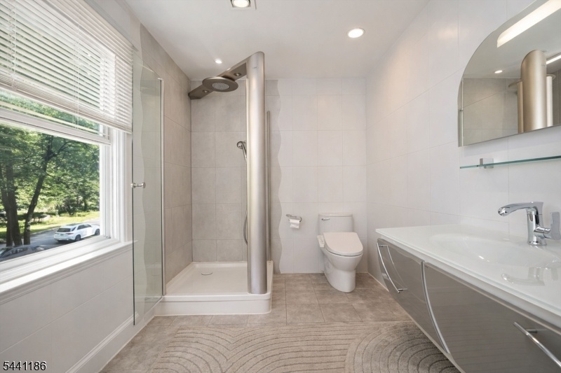 bathroo