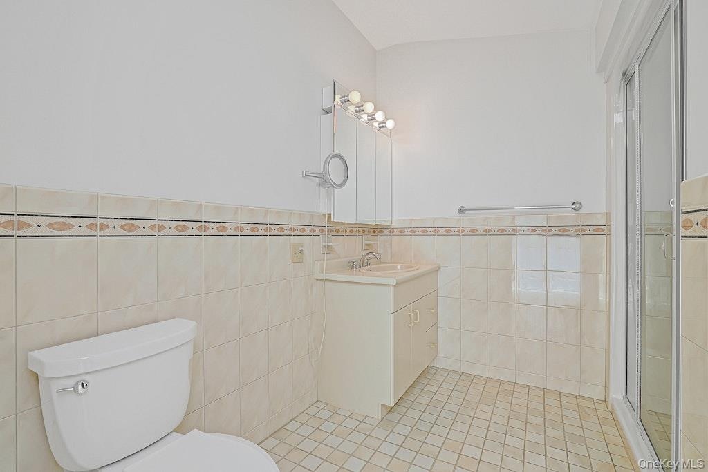 2 Full, 1 half  and ensuite full in primary