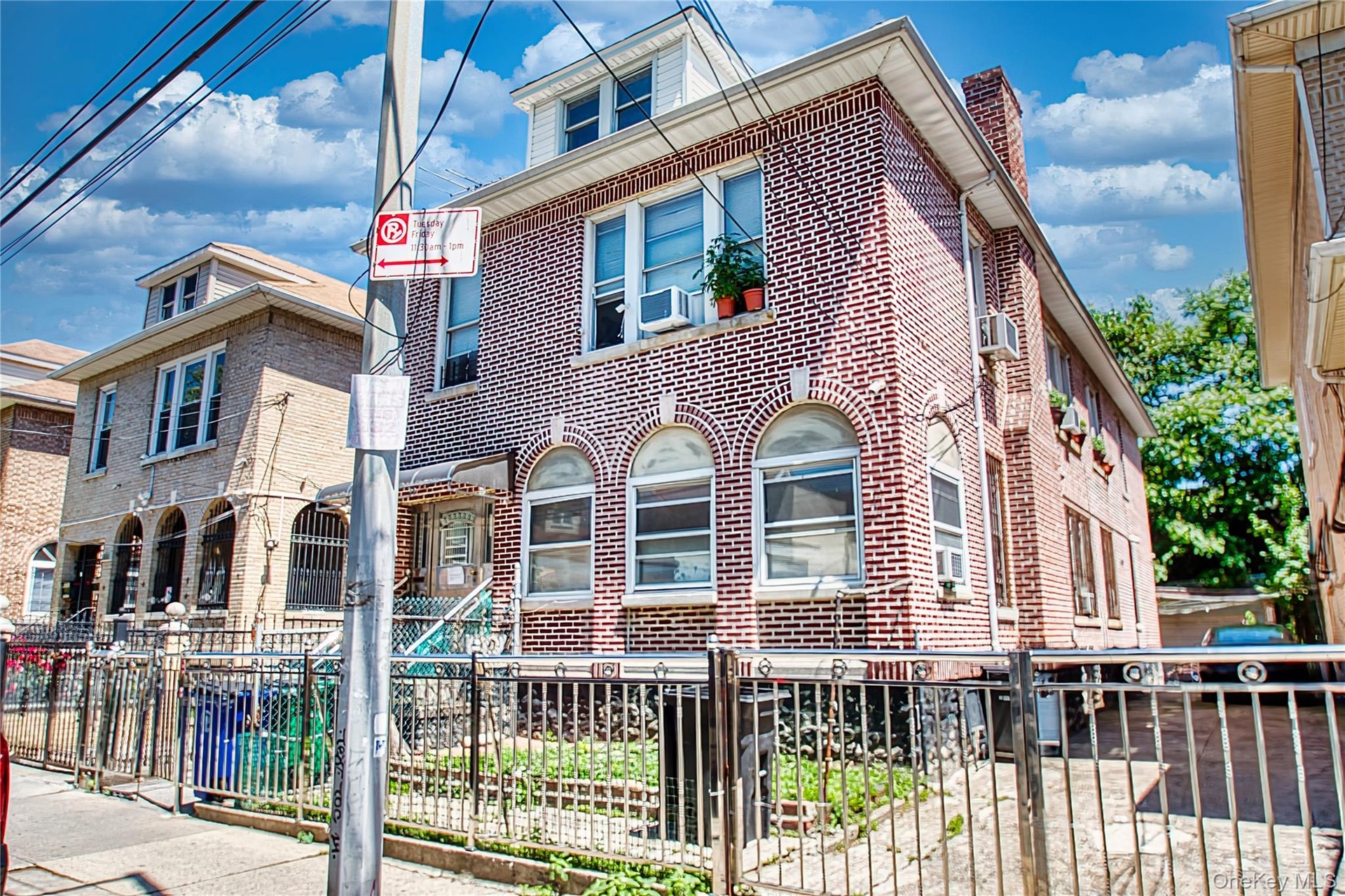 2540 Davidson Ave