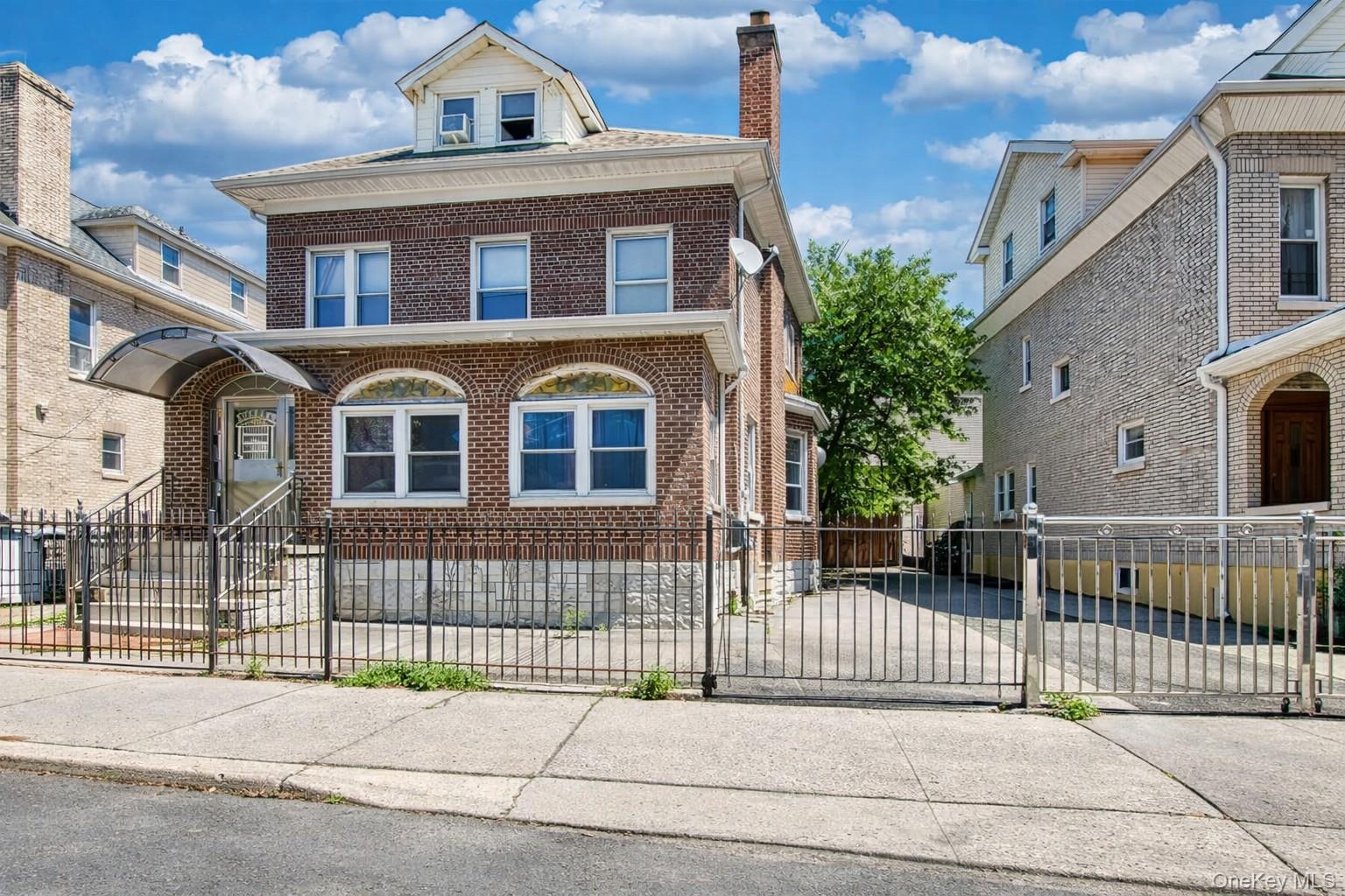 2532 Davidson Ave