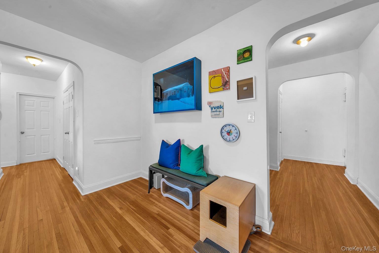 Extra Large Foyer