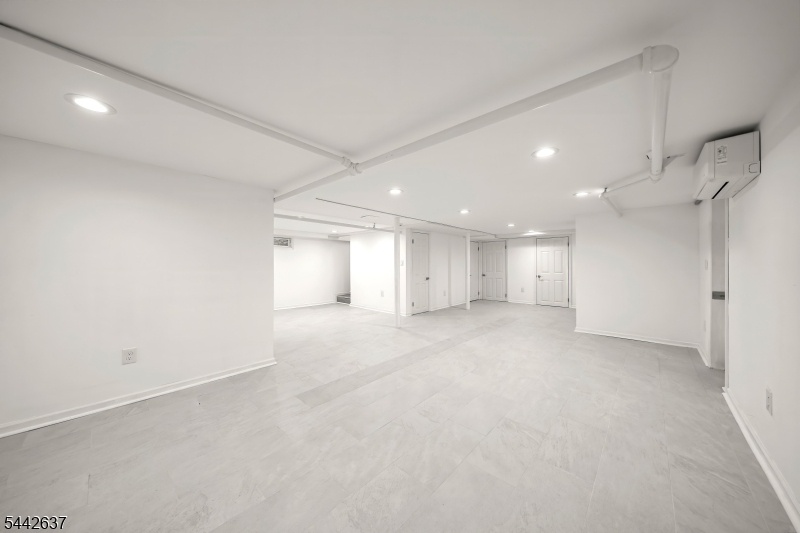 Basement/ground FL