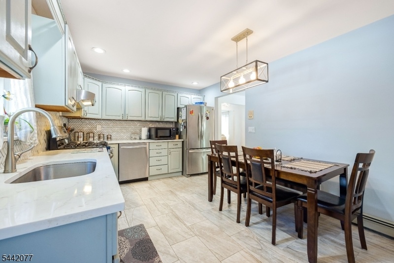 Eat In Kitchen