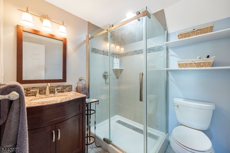 3rd floor Bathroom