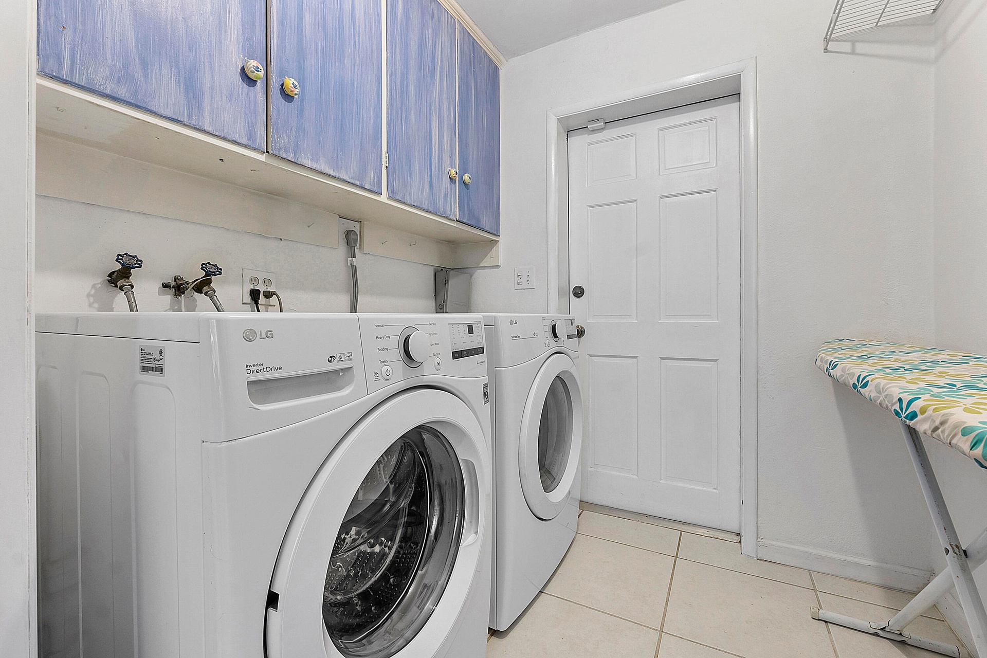 Indoor Laundry Room