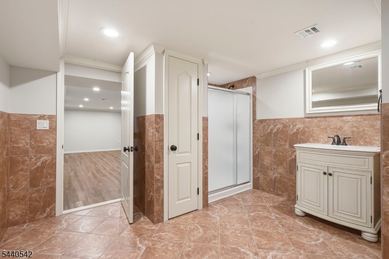 Basement Full bath