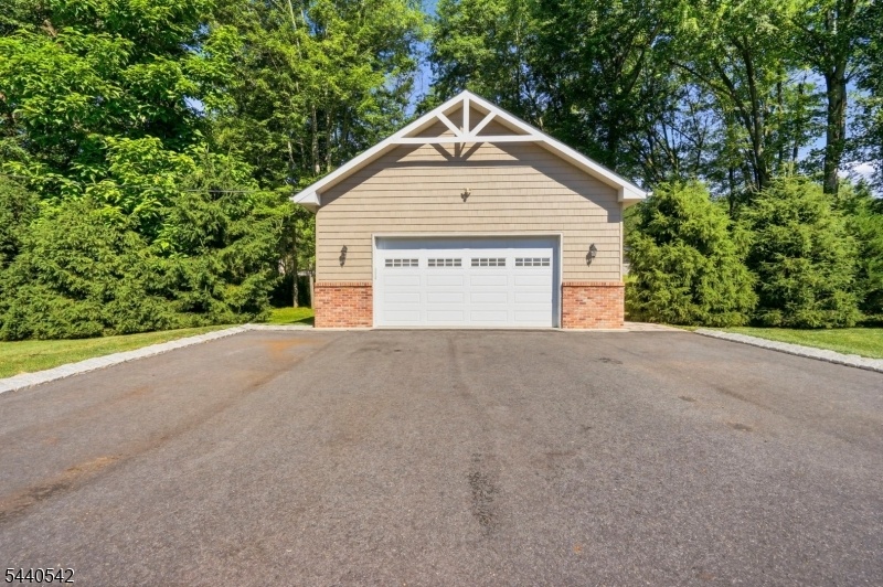 4 Car Detached Garage