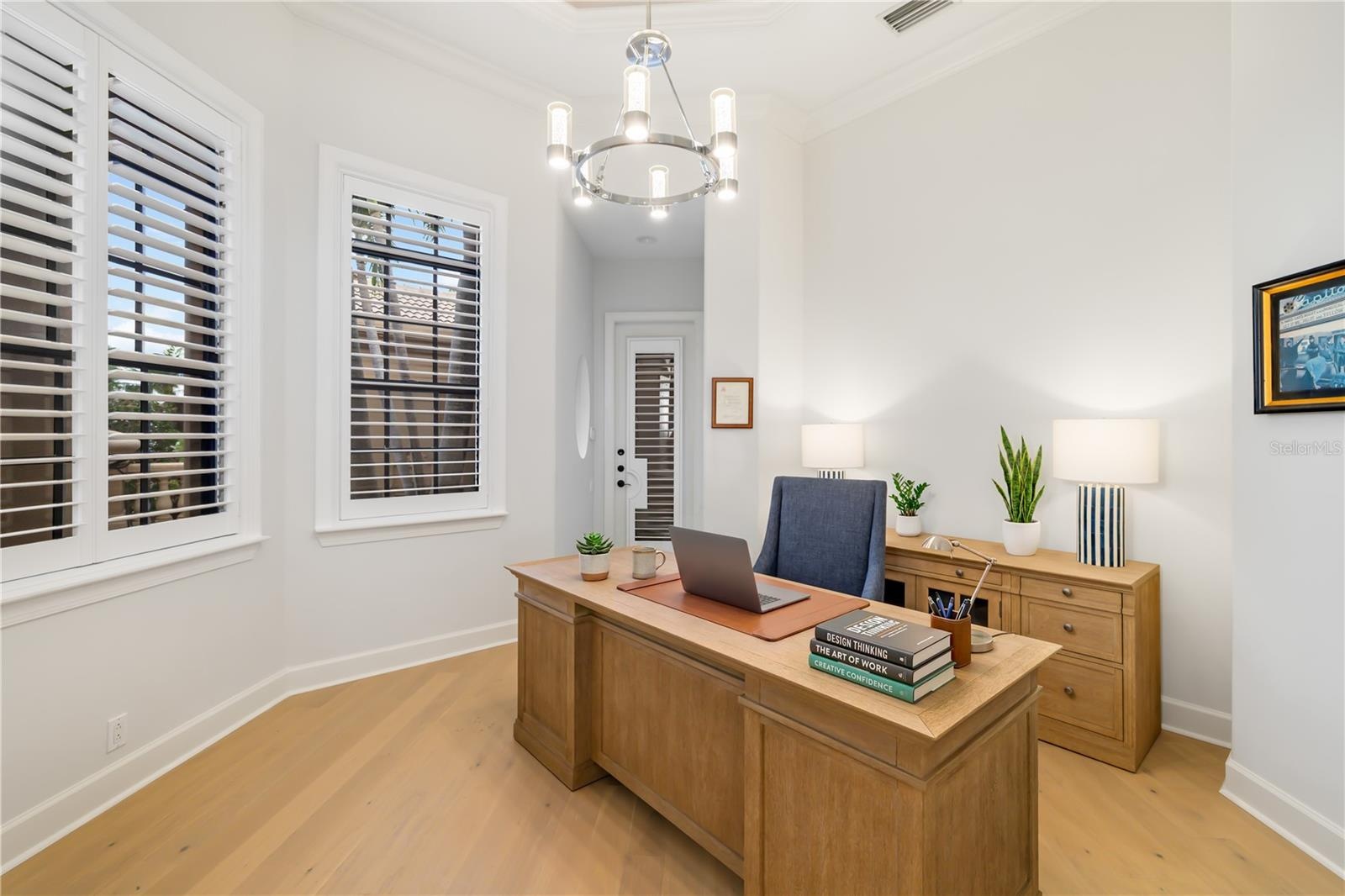 Large office w/ private entrance