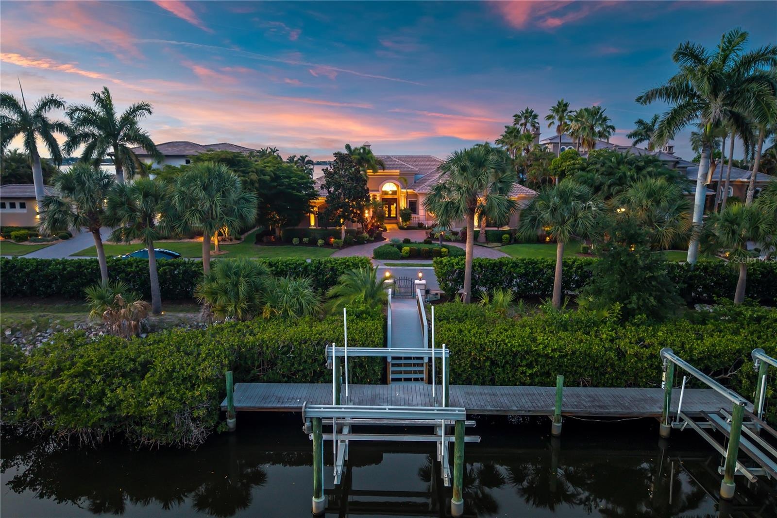 Front Dock/ Lifts