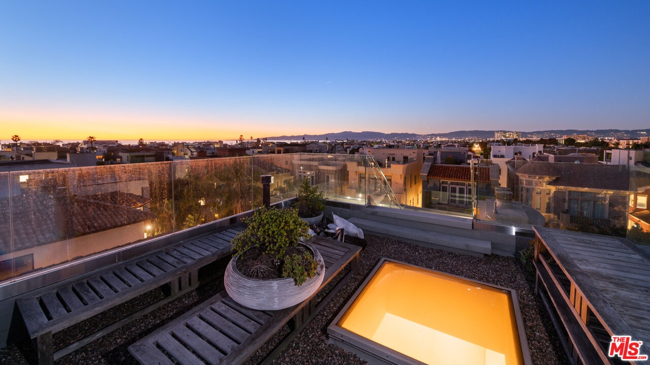 Rooftop Deck