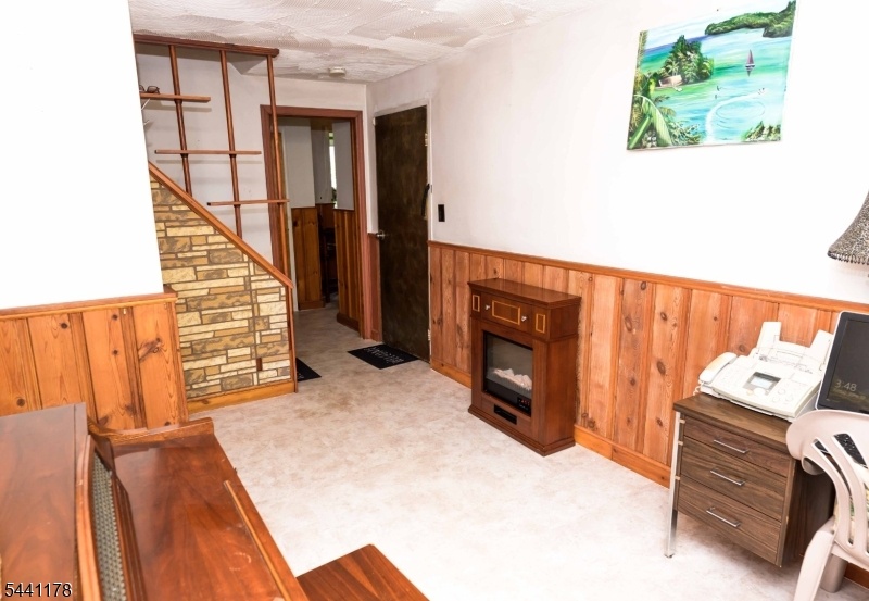 Another view of Den/Offc