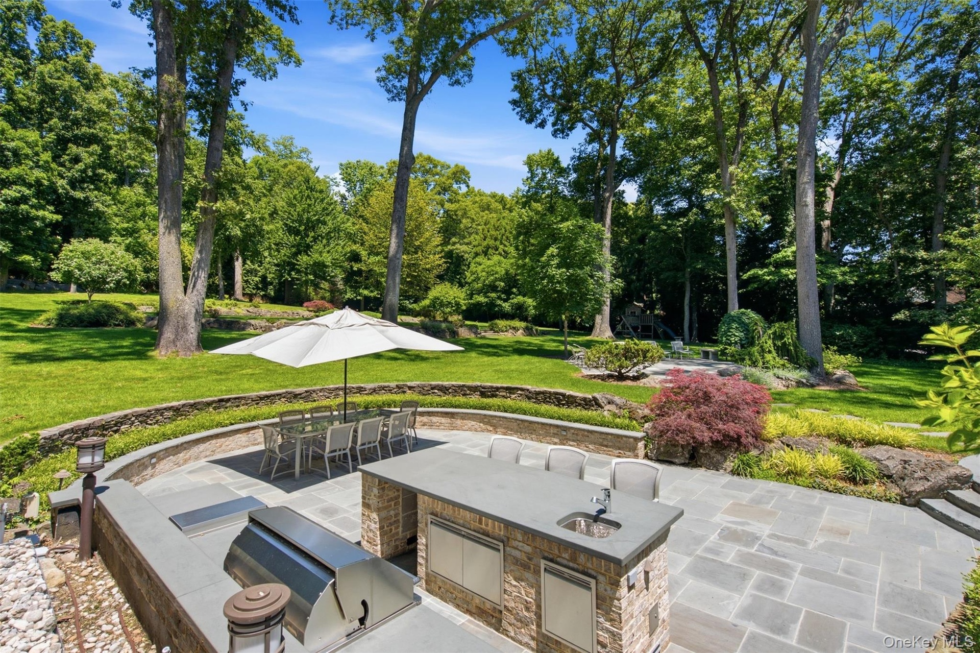 Outdoor Kitchen