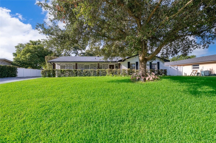 Welcome to 2462 Carolton Rd!