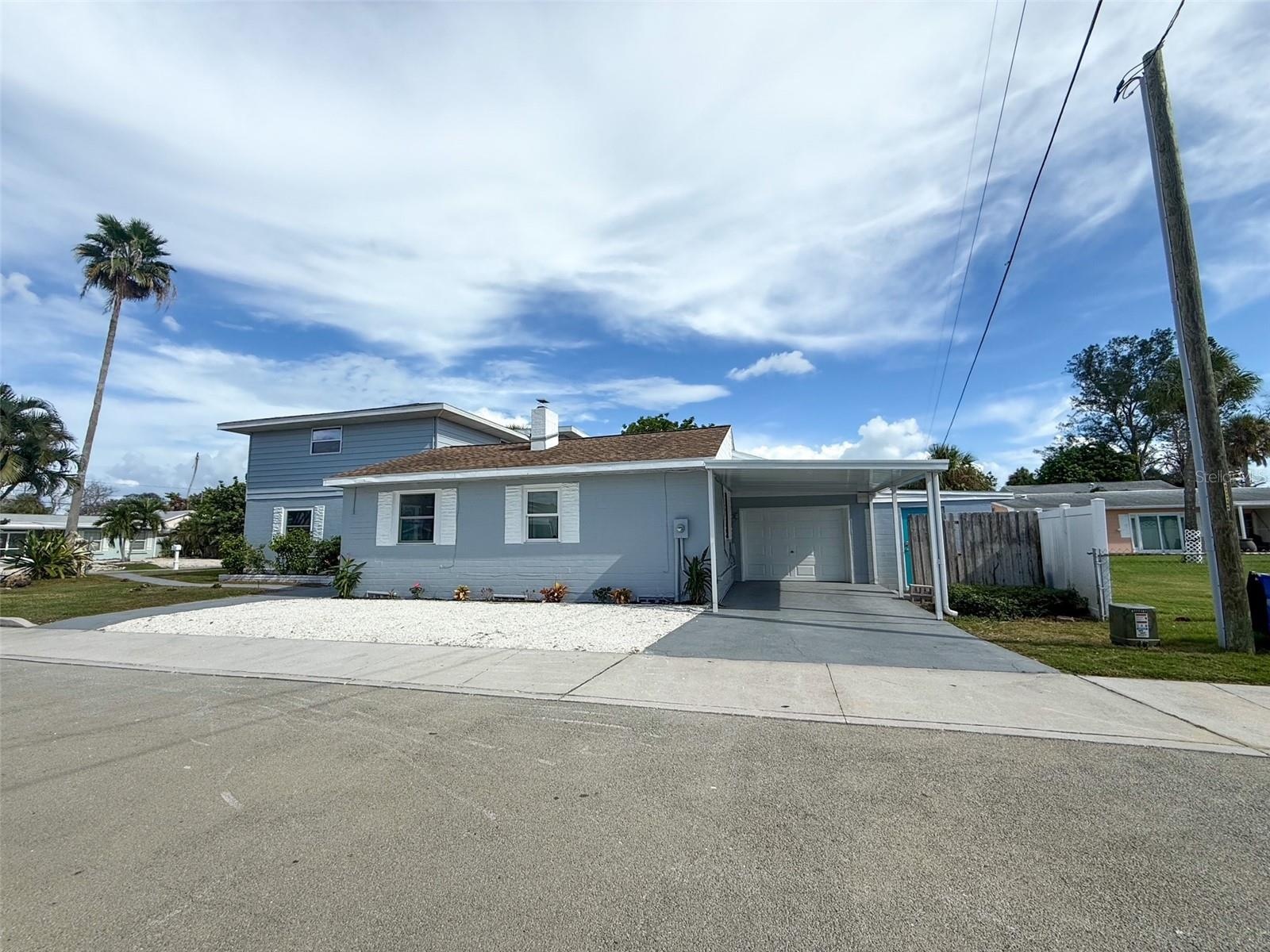 Garage & Carport