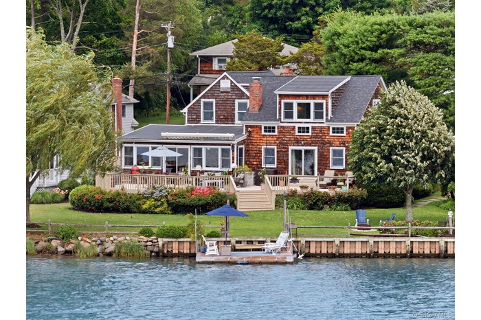 Welcome to 33 Prospect Road on Mill Pond in Centerport.