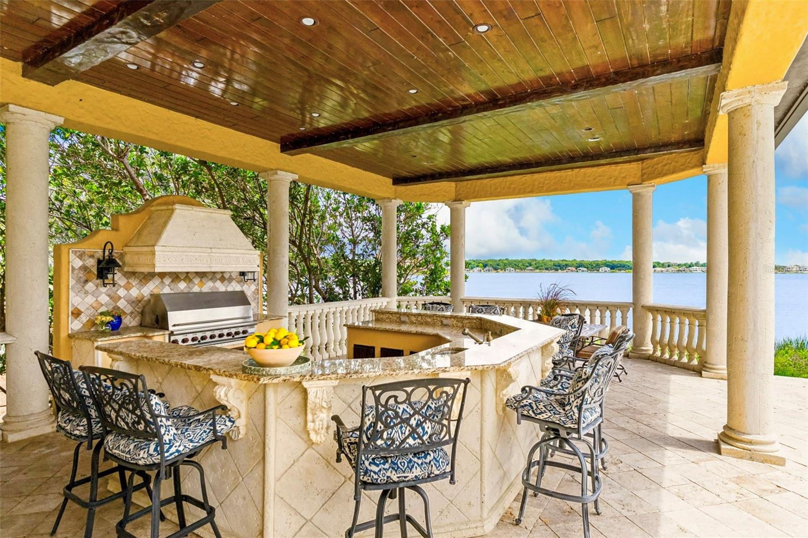 Outdoor Kitchen perfect for gatherings!