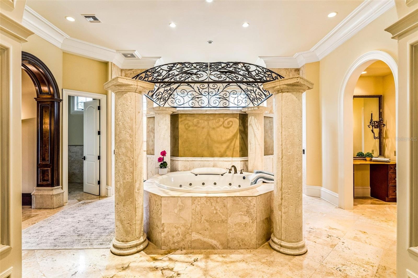 Primary Suite Bathroom