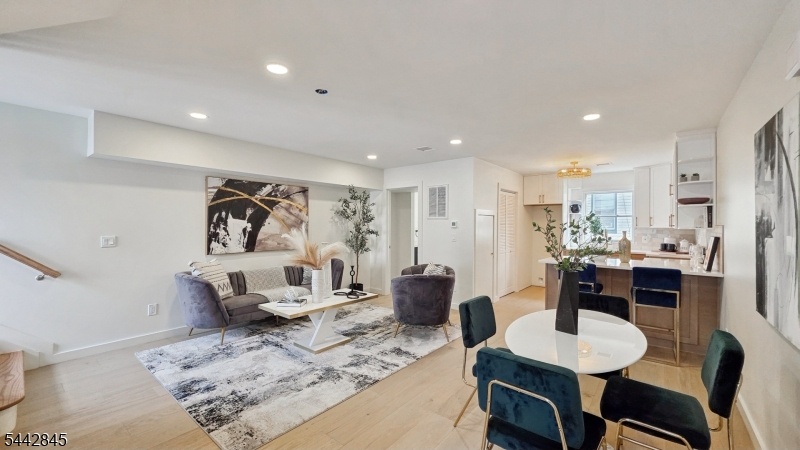 Living / Dining