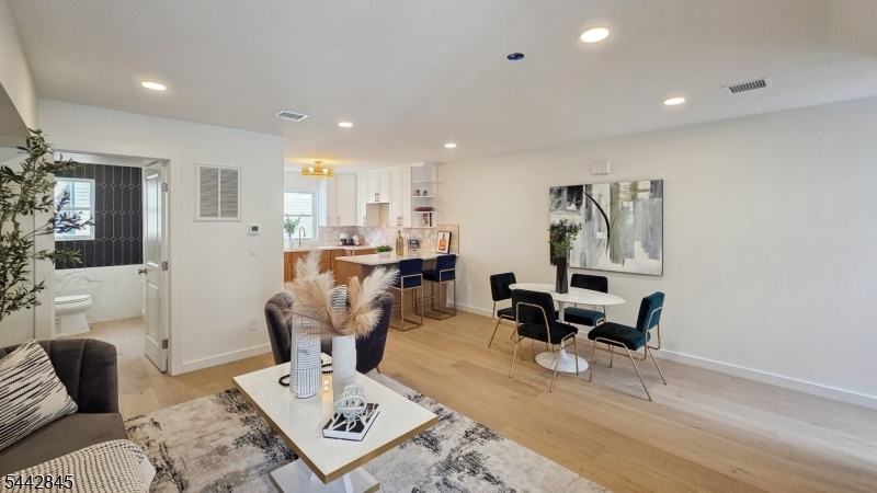 Living / Dining
