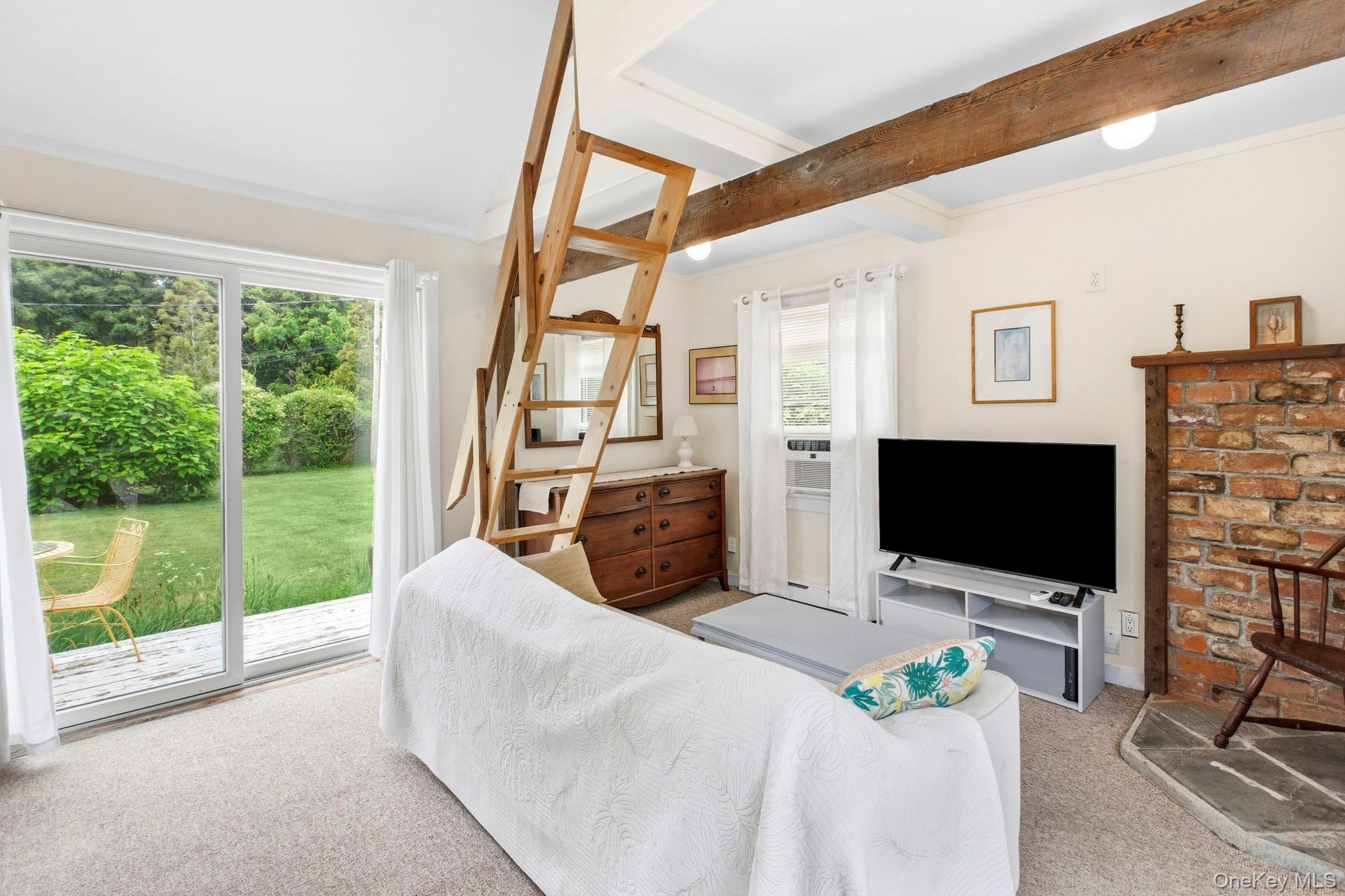 Guest Studio Unit CLiving Rm, Sleeping Loft