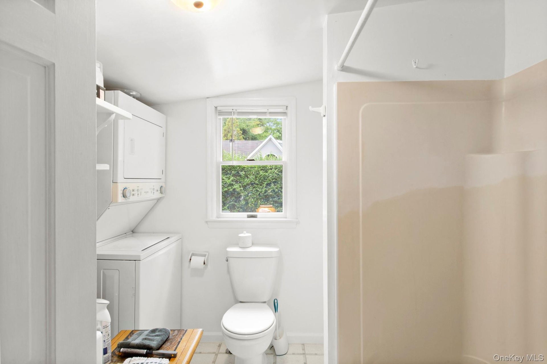 Guest Cottage ABathroom