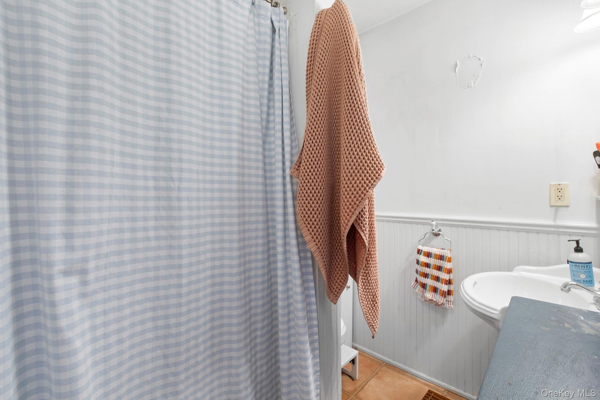 Guest Cottage BBathroom