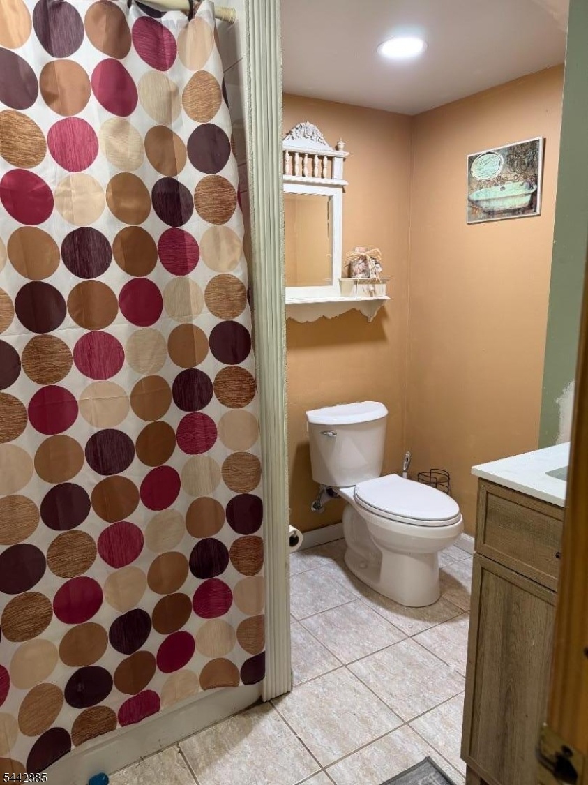 2nd bathroom