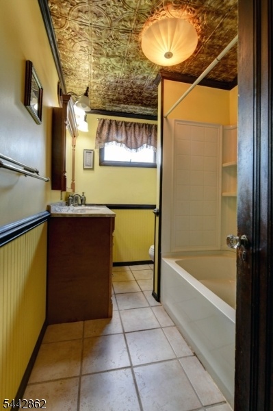 upstairs bathroom