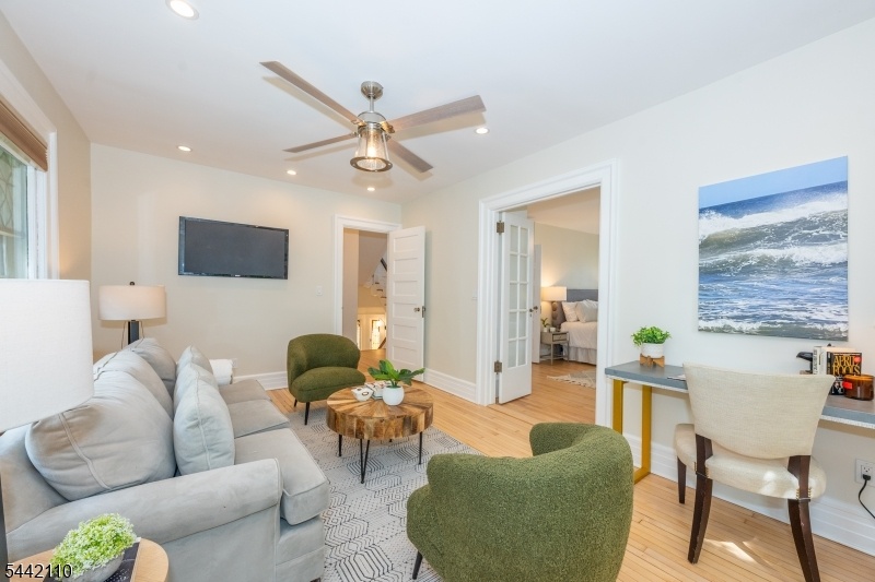 sitting room off primary