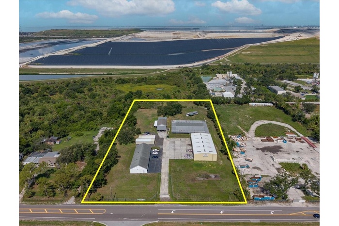 More than 5 acres offering outstanding flexibility for a variety of business uses.