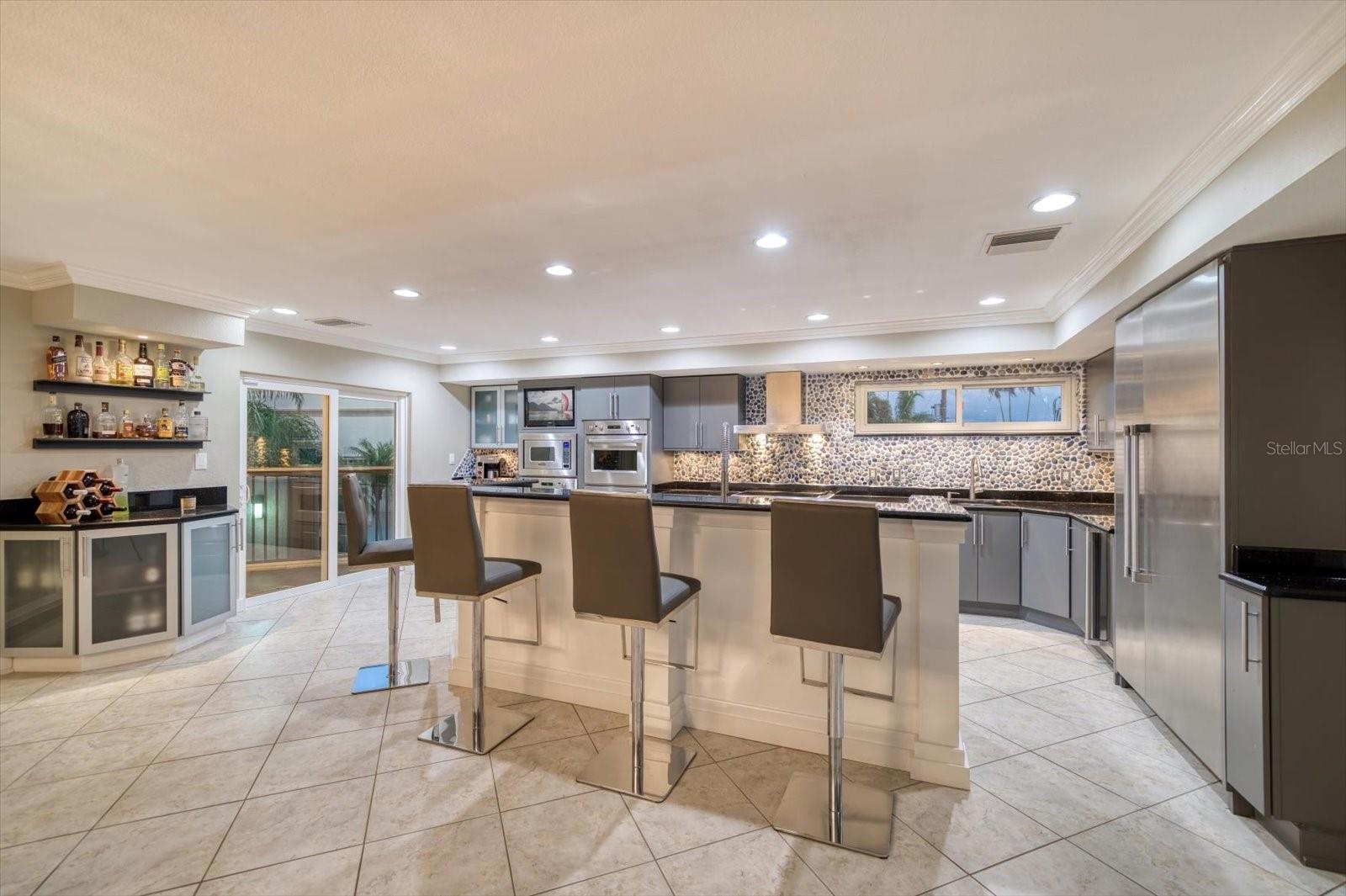 Kitchen Island Breakfast Bar