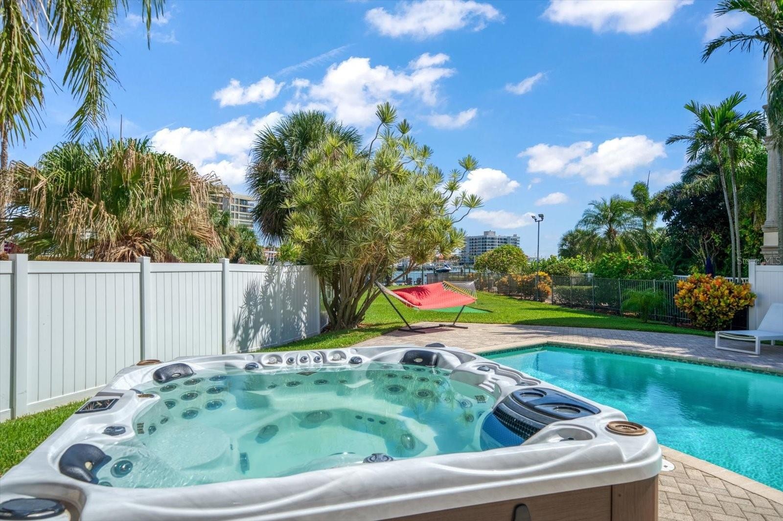 Jacuzzi/Pool
