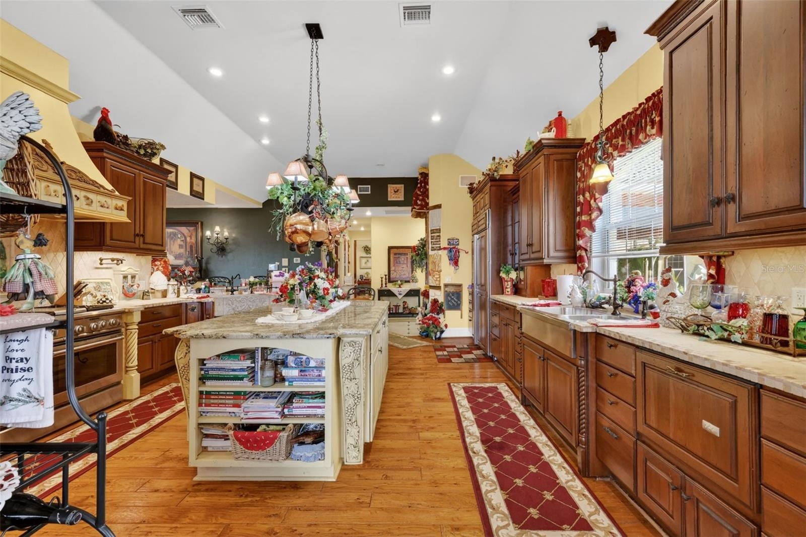 Kitchen Main Level