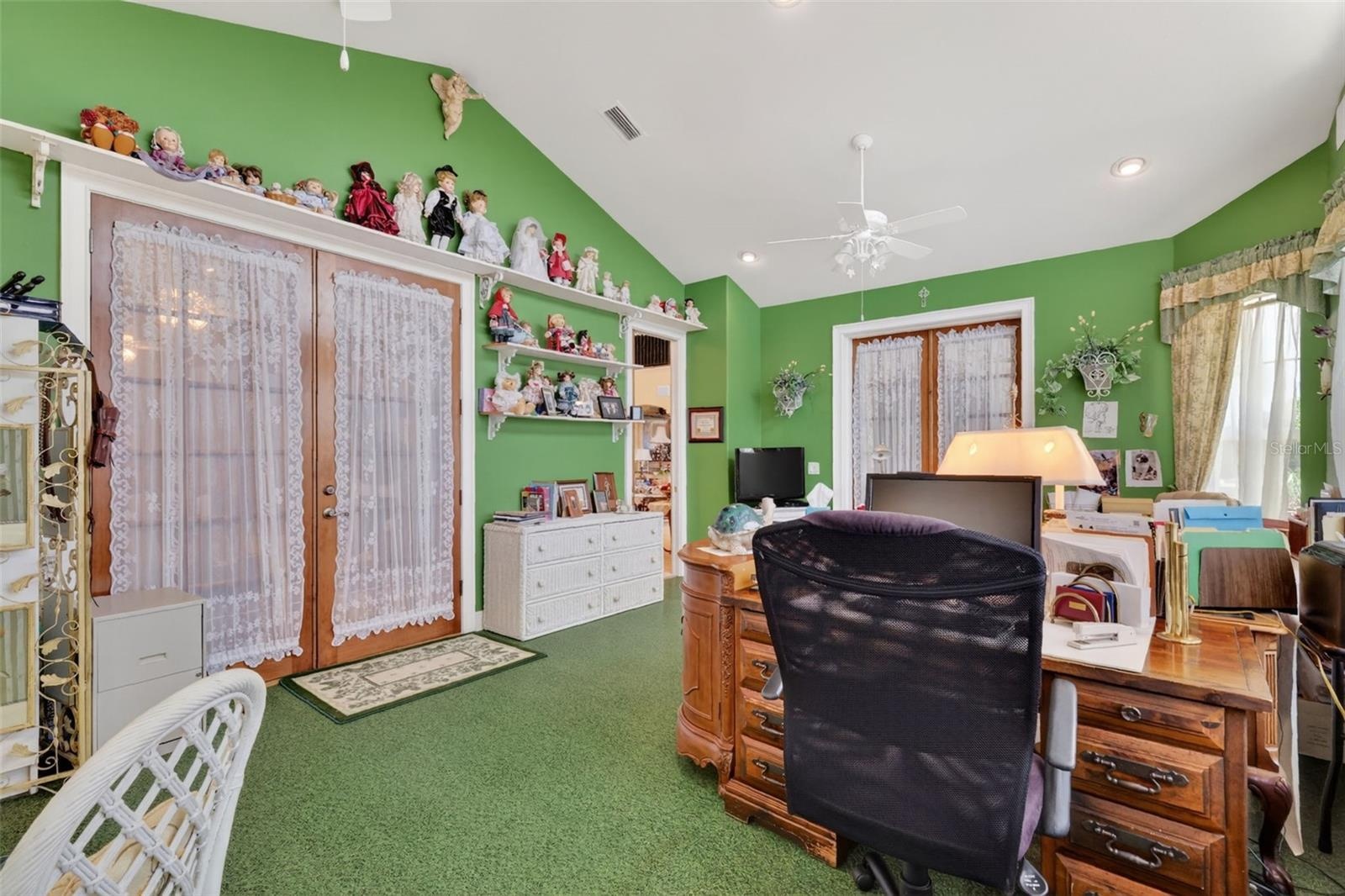 Office / Verranda Main Level
