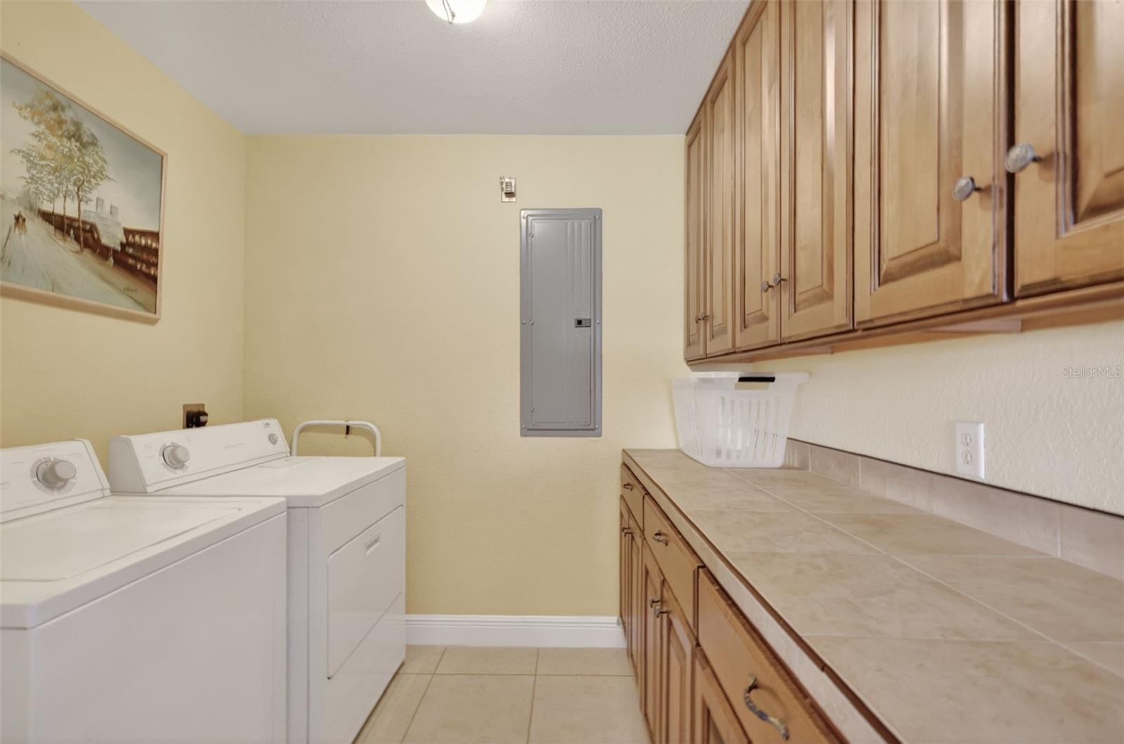 Guest Laundry Over Garage