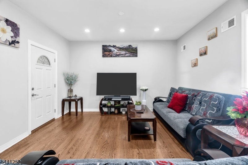 Living room 3