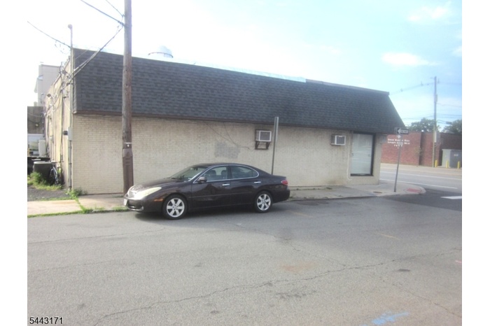 Corner of Grandview & Morris