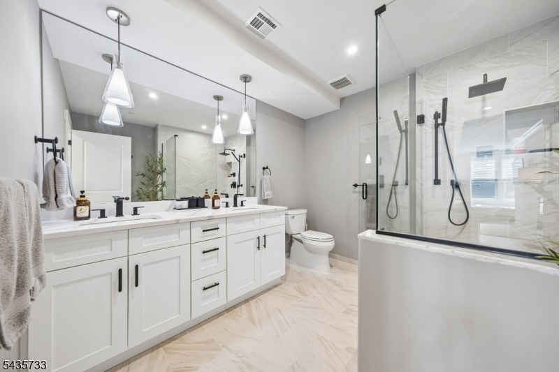 En Suite Primary Bathroom