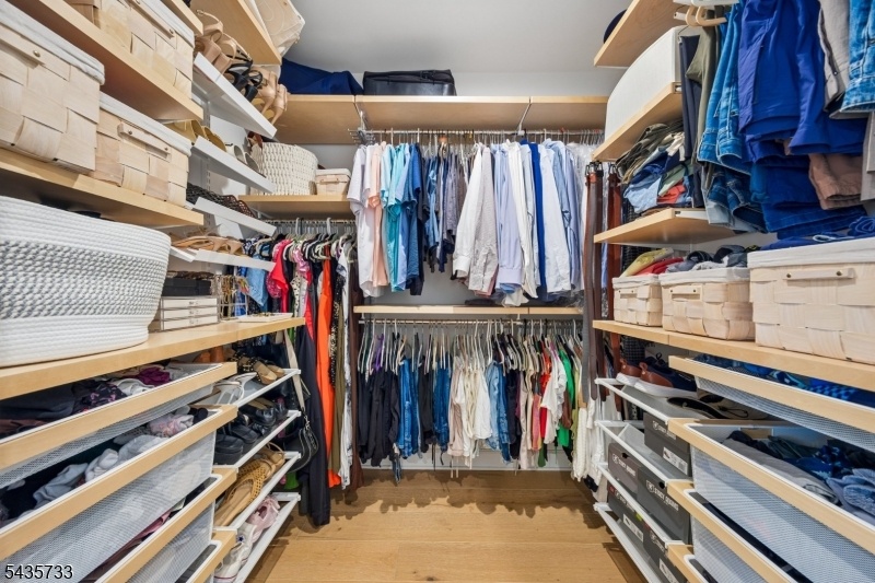 Walk-in Closet