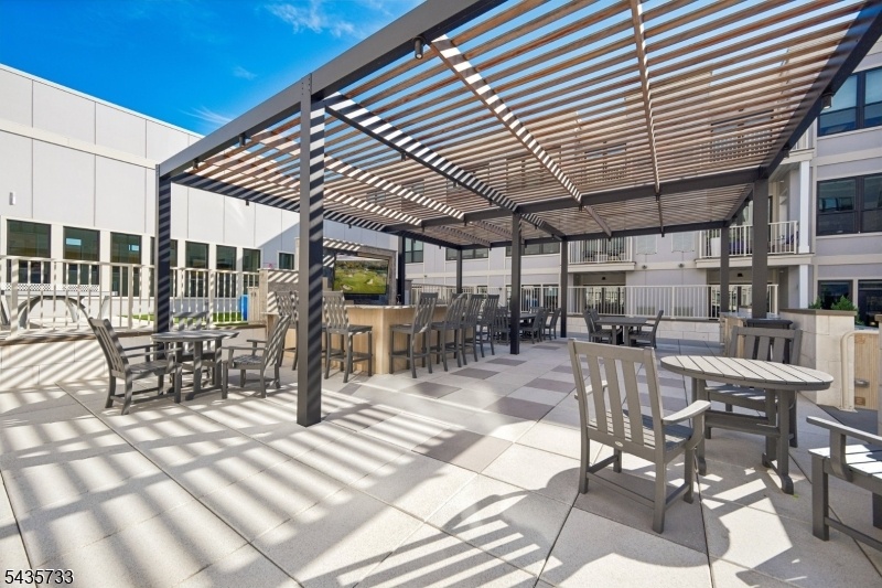 Outdoor amenity deck